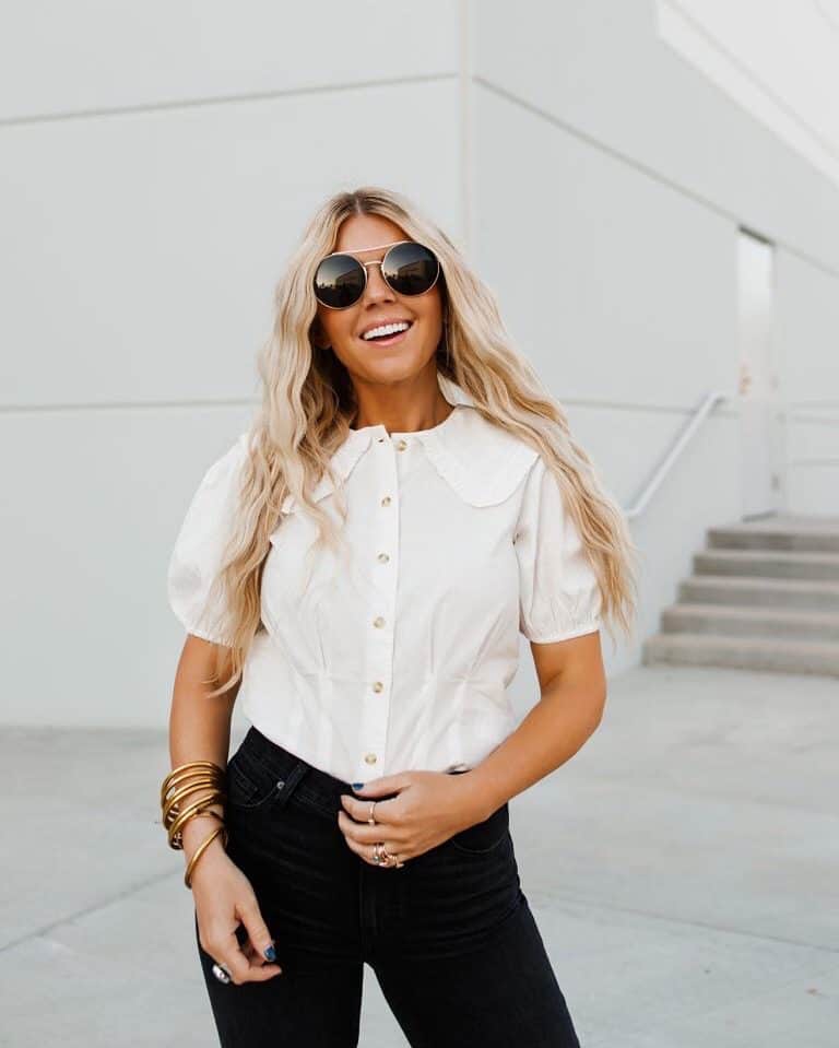 Pretty Young Girl Smiling Pose in Formal Clothes | Smile Virtual