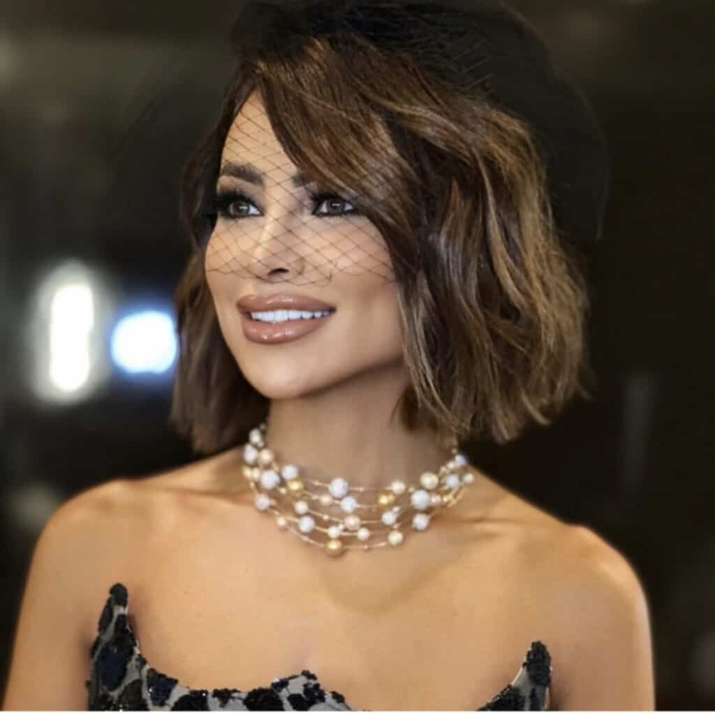 Happy Bride Wear Gown & Veil on her Face | Smile Virtual