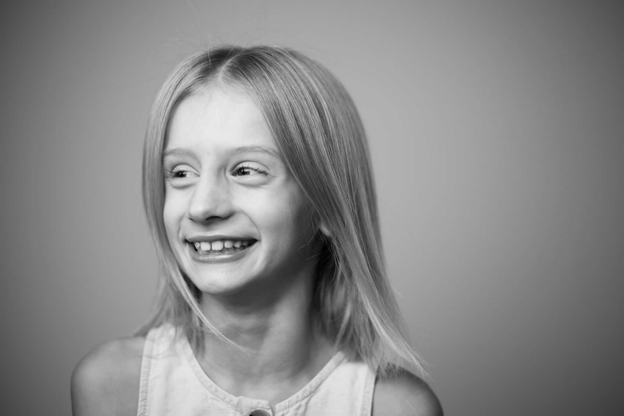 Smiling Girl on Black and White Photo | Smile Virtual